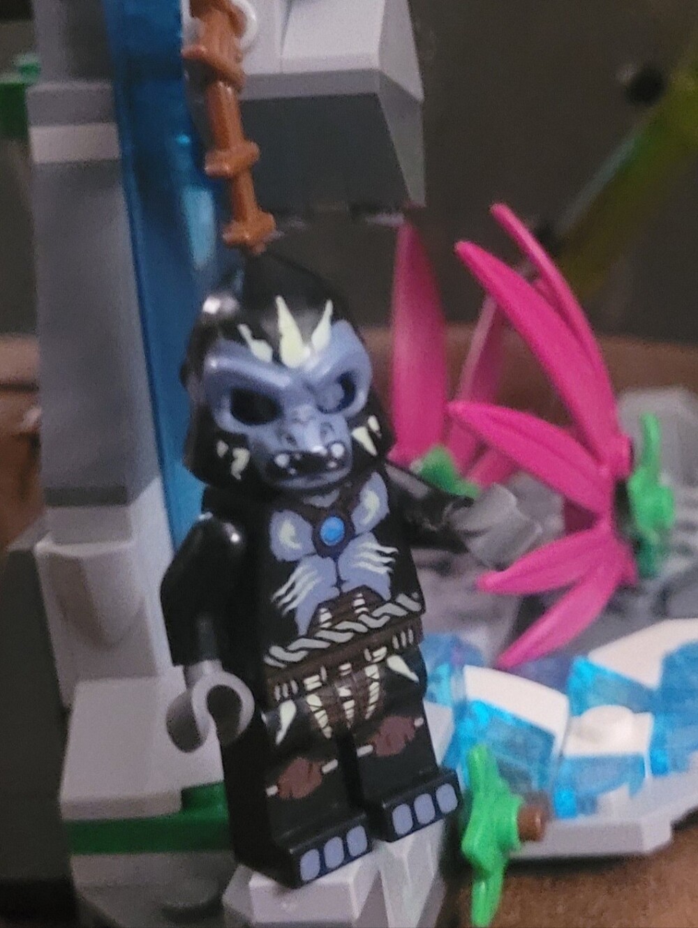 LEGO Legends of Chima Minifigure - Gorzan (loc031). Lego Set not included.